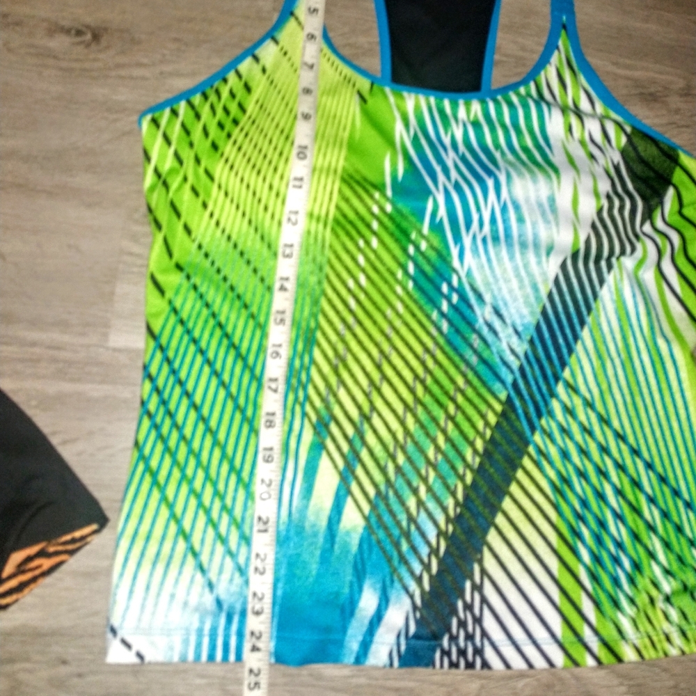 2 workout tanks Womens XL - Picture 4 of 8